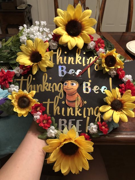 #beemovie #graduationcapdecoration  #sunflowers #bee #graduation #meme #cute #aesthetic #gradcap #design Bee Graduation Cap, Starbucks Gift Baskets, Graduation Meme, Barry B Benson, Graduation Cap Decoration Diy, Diy Graduation Cap, Diy Graduation, Bee Movie, Grad Caps