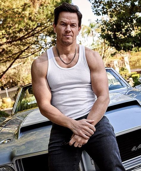 Actor Mark Wahlberg, Being A Parent, Iron Man Tony Stark, Beefy Men, Man Photography, Small Kids, Fun And Games, Mark Wahlberg, Teenage Daughters