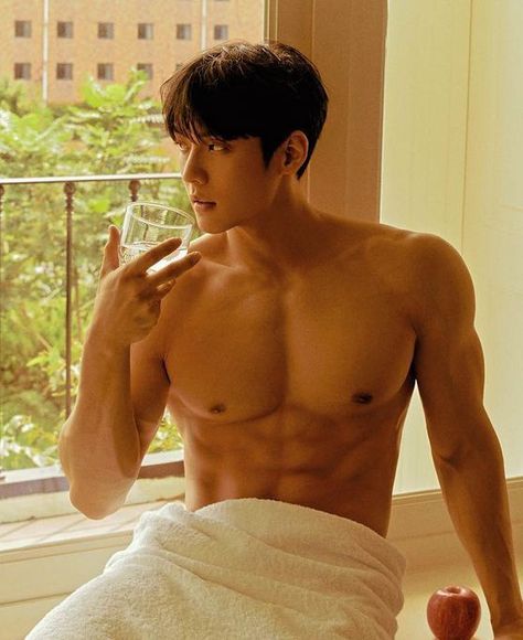 BTOB Lee Minhyuk shirtless Lee Minhyuk Btob Boyfriend Material, Korean Handsome Men, Man In Towel, Huta Minhyuk, Lee Minhyuk Btob, Physical 100, Gym Men Motivation, Btob Lee Minhyuk, 남성 근육