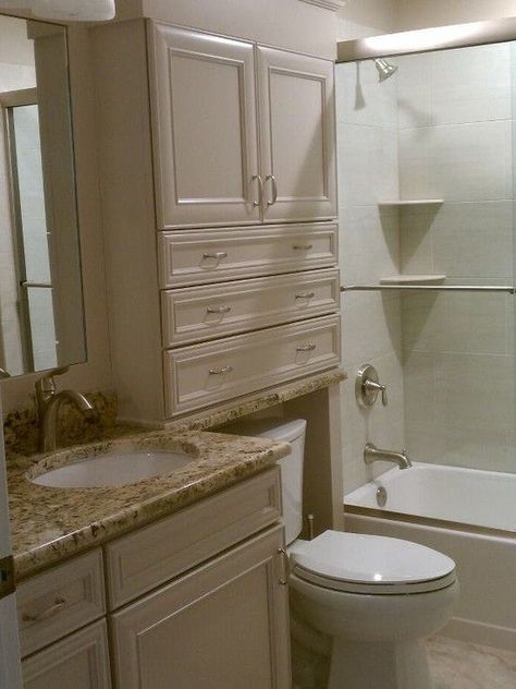 Love lots of storage, and drawers!Bathroom Over The Toliet Storage Design, Pictures, Remodel, Decor and Ideas - page 6 Cabinet Above Toilet, Bathroom Cabinets Over Toilet, Over Toilet Storage, Eclectic Bathroom, Maple Cabinets, Over Toilet, Bad Inspiration, Master Bathrooms, Small Bathroom Storage