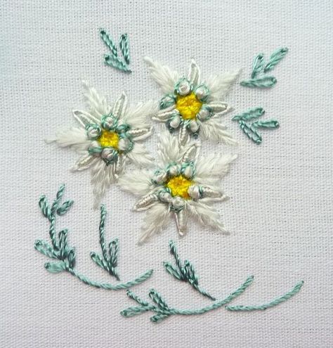 Edelweiss Embroidery, Brazilian Embroidery Stitches, Edelweiss Flower, Hungarian Embroidery, Redwork Embroidery, St Moritz, Learn Embroidery, Brazilian Embroidery, Folk Embroidery