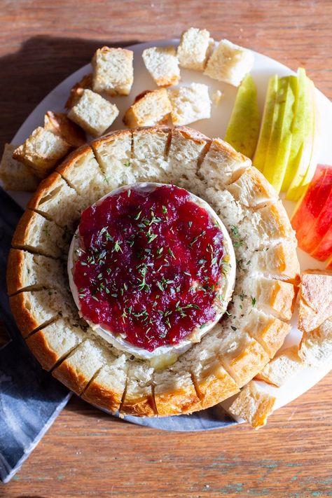 Baked Brie In Bread, Brie Christmas, Brie Bake, Baked Brie Cranberry, Brie Cheese Recipes, Baked Brie Appetizer, Sour Cherry Jam, Brie Cranberry, Entertaining Appetizers