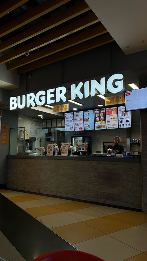 Burger King Aesthetic, King Aesthetic, Place Aesthetic, Chill Photos, 18th Birthday Party, Burger King, Places To Visit