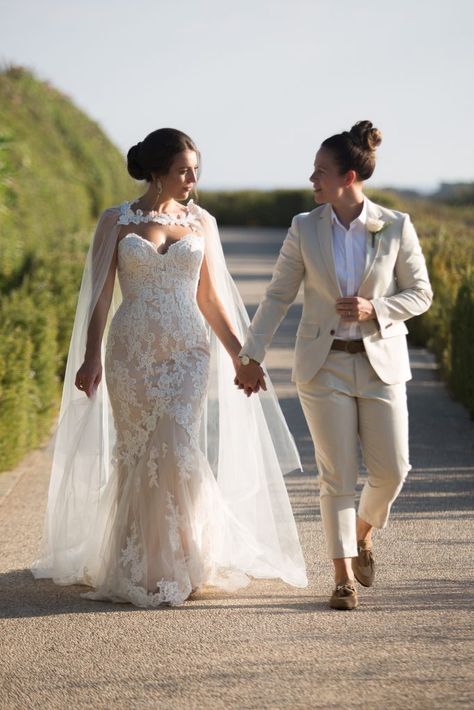 Stud Wedding Outfits, Masc Bride Outfit, Lesbian Suits Wedding, Lgbt Wedding Attire, Lesbian Wedding Suit, Lesbian Wedding Outfits, Lgbt Wedding Photography, Bride Attire, Mens Wedding Attire