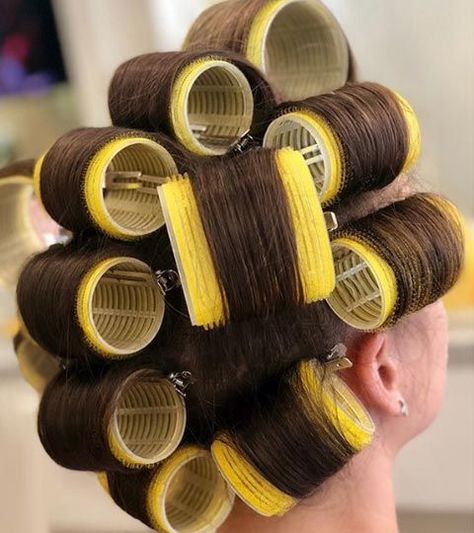 50 Unique Ponytail Hairstyles for Every Occasion Using Velcro Rollers, It Hairstyles, Hair Without Volume, Velcro Hair Rollers, Curlers For Long Hair, Roller Curls, Velcro Rollers, Hair Curlers Rollers, Blonde Hair Looks