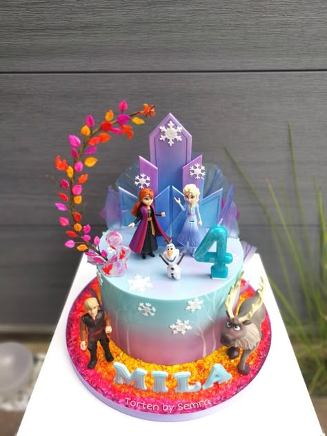 Frozen 2 Birthday Party Ideas Cake, Else Birthday Cake, Diy Frozen Theme Cake, Snowflake Shaped Cake, Frozen Bday Cake Ideas, Frozen Cakes Ideas, Frozen Cake 3rd Birthday, Frozen 5th Birthday Cake, Frozen 2 Themed Birthday Party