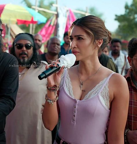 Kriti sanon bollywood movie Bachchan pandey hot stills photo gallery – indiancelebblog.com Bachchan Pandey, Kriti Sanon, Akshay Kumar, Hindi Film, Bollywood Movie, Bollywood Actress, Photo Gallery, Photo Galleries, Actresses