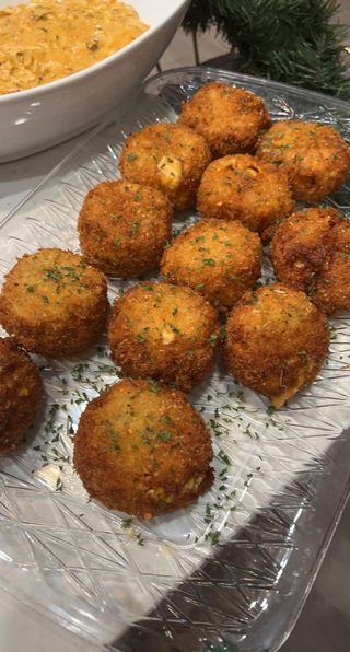 Buffalo Chicken Poppers – Cheap Simple  Recipes Buffalo Chicken Poppers, Buffalo Chicken Balls, Buffalo Recipes, Cheesy Chicken Rice Casserole, Boudin Balls, Chicken Poppers, Buffalo Recipe, Buffalo Chicken Recipes, Chicken Balls