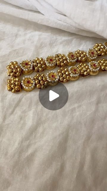 Anushree designs on Instagram: "Full ka gajra  2850 pair  📱+919799999494 📍Mumbai based  No hold on any items without payment.  No exchange no return.  Parcel opening video required without any pause and from scratch to clam any damage.   We are based in mumbai. It’s a home based jewellery business. We are manufacturers wholesaler and retailers. We are specialised in all type of pachi kundan, American Diamond (AD), uncut polki kundan, jadau and many more. Our all Jewellery is handmade and in a premium quality. For order you can simply WhatsApp or dm us. We ship worldwide 🌎  #anushreedesigns #jewels #weddingday #weddings #bride #indian #bollywood #desi #punjabi  #weddinginspiration #bridetobe #indianwedding #nikkah #sikhwedding #bridesmaids #indianjewels #desiwedding #necklace #earrings # Bride Indian, Jewellery Business, Opening Video, Polki Necklace, Polki Jewellery, Sikh Wedding, Desi Wedding, Indian Bollywood, Kundan Jewellery