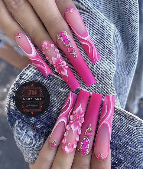 Nail Designs Bling, Purple Acrylic Nails, Spring Acrylic Nails, Fancy Nails Designs, Nails Design With Rhinestones, Glow Nails, Dope Nail Designs, Pink Acrylic Nails, Rhinestone Nails