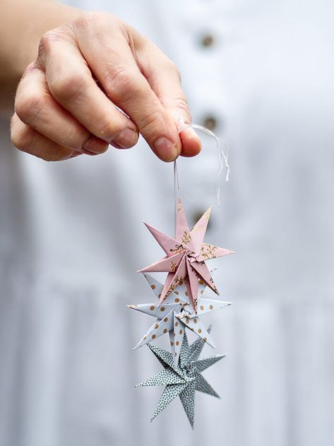 Snowflake Origami, Star Paper Craft, Origami Christmas Ornament, Christmas Diy Kids, Origami Ornaments, Origami Star, Christmas Origami, Christmas Paper Crafts, Origami Design