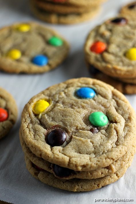 This Brown Sugar M&M Cookie recipe is a fun twist on the traditional sugar cookie that will definitely satisfy your sweet tooth. | Persnickety Plates M And M Cookies, Mnm Cookies, Persnickety Plates, Make Brown, Make Brown Sugar, Smart School House, Xmas Treats, M M Cookies, Smart School