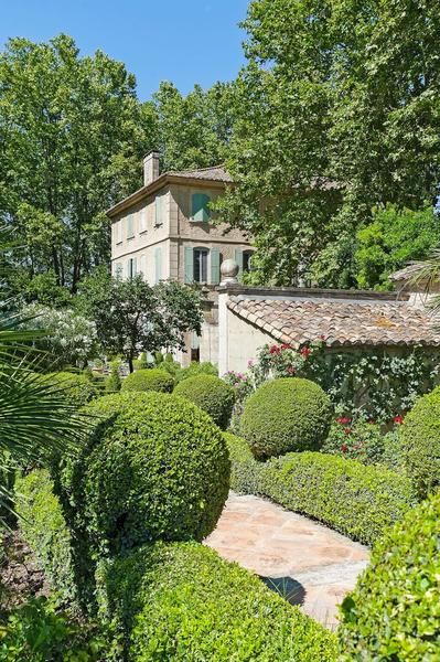 French Garden Design, European Farmhouse, French Country Design, Bedroom Decorating Ideas, Mediterranean Garden, French Cottage, French Garden, French Chateau, Provence France