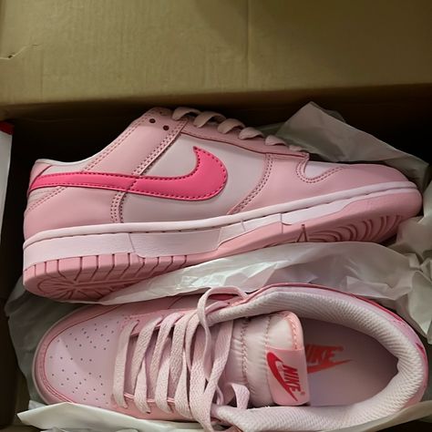 Size 7 Brand New Triple Pink Dunks Nike Triple Pink, Triple Pink Dunks Outfits, Triple Pink Dunks, Dunks Jordan, Dunks Outfits, Pink Dunks, Dunk Outfit, Jordan Pink, Dream Shoe