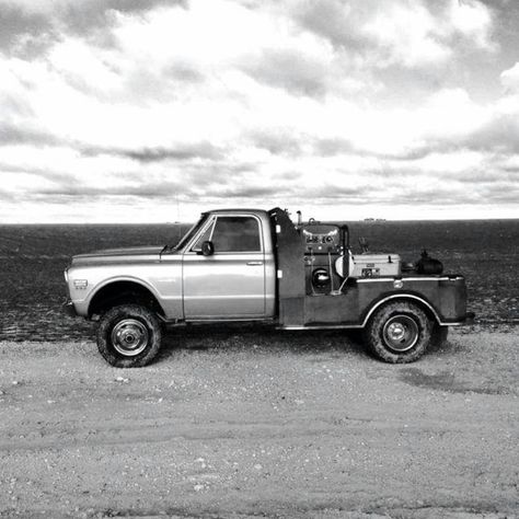 Repost from ➡ Roy .S. Facebook. His 1971 Chev stay on payroll. #welder #welding #welders #weld #arcempire #pipeline #pipeliner Flatbed Truck Beds, Welding Trucks, Welding Beds, Vintage Chevy Trucks, Welding Rig, Welding Rigs, Service Truck, Custom Truck Beds, Flatbed Truck