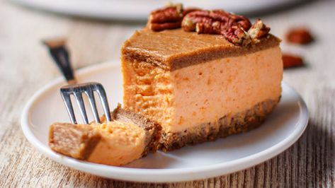 Delicioso postre croata: Cheesecake de calabaza y nueces acarameladas | Diario El Cordillerano Banoffee Pie, Cheesecake Cake, Keto Dessert Recipes, Pumpkin Recipes, Keto Dessert, Food Photo, Mini Cheesecake, Sweet Recipes, Donuts