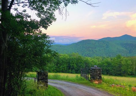 Rural New England, Vermont In The Summer, Vermont Summer Aesthetic, Burlington Vermont Aesthetic, Vermont Aesthetic Summer, Uvm Vermont Aesthetic, University Of Vermont Aesthetic, College Manifestations, New England Summer Aesthetic