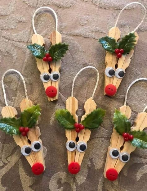 Clothespin Diy Crafts, Diy Natal, Christmas Clothespins, Popsicle Crafts, Wooden Reindeer, Christmas Crafts For Kids To Make, Christmas Arts And Crafts, Handmade Christmas Crafts, Easy Christmas Crafts