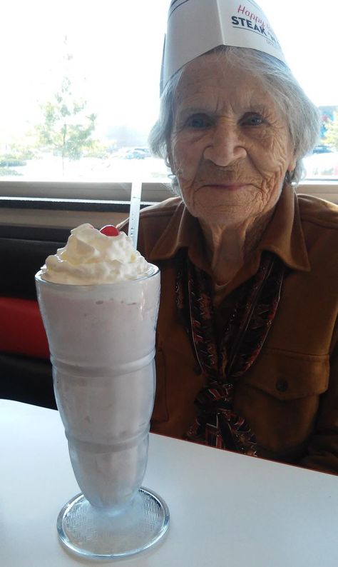 15 Cool Grandmas and Grandpas Who Prove That Age Is Just a Number / Bright Side Red Cross Nurse, Happy 100th Birthday, Female Face Drawing, Age Is Just A Number, Cake Day, Try New Things, Old Person, Strawberry Milkshake, Tough As Nails