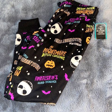 Nightmare Before Christmas Family Pajamas, Jack Skellington Christmas Pajamas, Nightmare Before Christmas Pyjama, The Nightmare Before Christmas Pajamas, Nightmare Before Christmas Pj Pants, Soft Pjs, Apartment Decorating For Couples, Nightmare Before Christmas Merchandise, Kawaii Hoodies