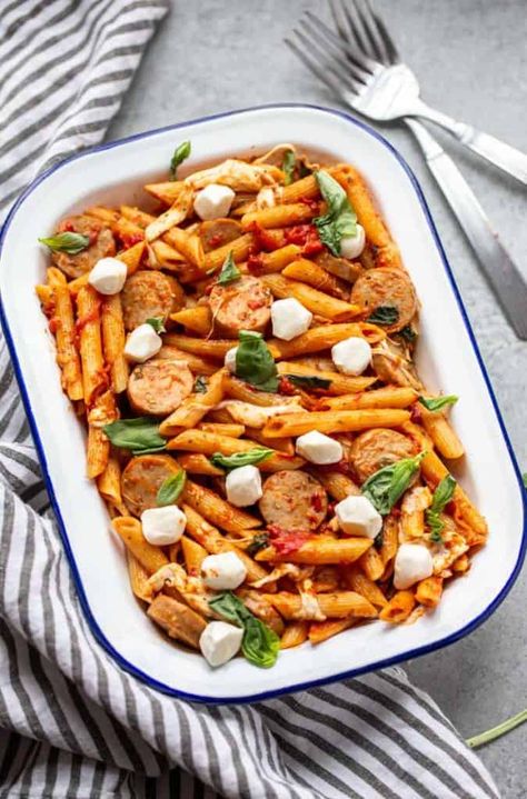 Italian Style Chicken, Chicken Sausage Recipes, Chicken Sausage Pasta, Tomato Basil Chicken, Italian Chicken Sausage, Caprese Pasta, Mozzarella Chicken, Caprese Chicken, Pasta Night