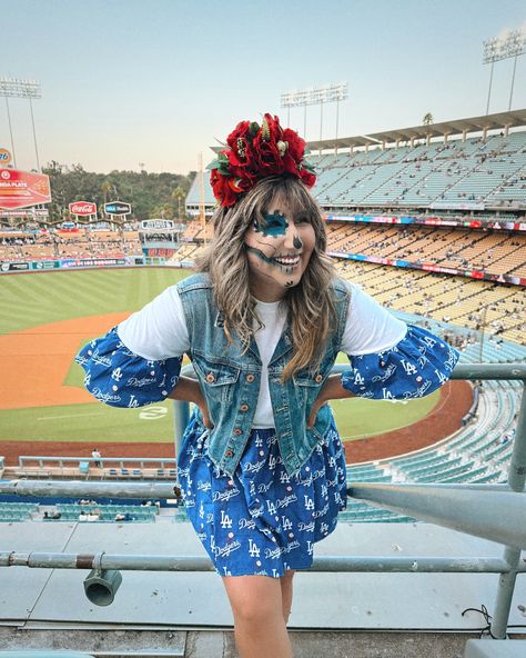 had so much fun at the Dia de Los Dodgers game ; 💀 ⚾️ #diadelosdodgers #diadelosmuertos #dodgers Dodgers Game, Dia De Muertos, Quick Saves