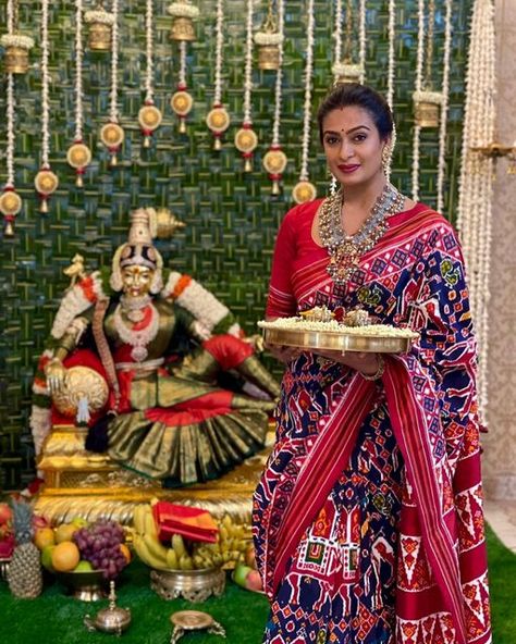 Swapna Reddy, Varamahalakshmi Decoration Ideas, Mahalaxmi Decoration, Happy Varamahalakshmi, Devi Alankaram, Gauri Decoration, Lakshmi Idol, Varalakshmi Pooja, Lakshmi Pooja