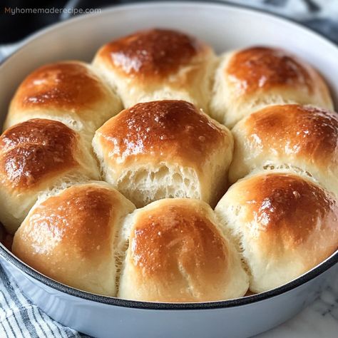 Light, fluffy, and perfect for any meal, these gluten-free pull-apart dinner rolls are easy to make and delicious to eat. Gluten Free Rolls Easy, Gluten Free Dinner Rolls Easy, Gf Dinner Rolls, Gluten Free Dinner Rolls Recipe, Pull Apart Dinner Rolls, Gluten Free Dinner Rolls, Gluten Free Rolls, Slider Rolls, Allergen Free Recipes