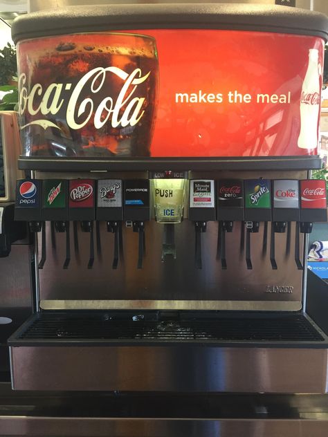 Soda Machine Aesthetic, Jm Aesthetic, Soda Fountain Machine, Machine Aesthetic, Aesthetic Store, Soda Machine, Scenery Aesthetic, Kiss Cam, Soda Machines