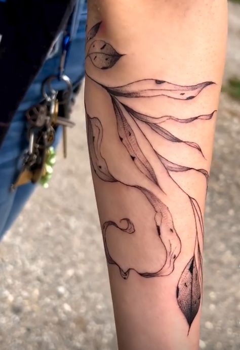 Seaweed Tattoo, Stomach Tattoo, Stomach Tattoos, Leg Tattoo, Hand Poke, Subtle Tattoos, Animal Tattoos, Thigh Tattoo, Leg Tattoos