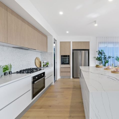 Grey White Timber Kitchen, Kitchen Cabinet White And Wood, Coastal Interior Kitchen, White And Timber Kitchen Modern, Coastal Vibes Decor, Smartstone Benchtops, White Timber Kitchen, Timber And White Kitchen, Metricon Kitchen