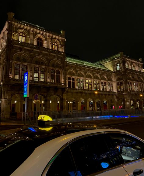 Vienna Night Aesthetic, Paris Vibes Night, Europe Night Aesthetic, Vienna Austria Aesthetic, Wien Aesthetic, Vienna At Night, Europe Night, Travel Vienna, Vienna Aesthetic