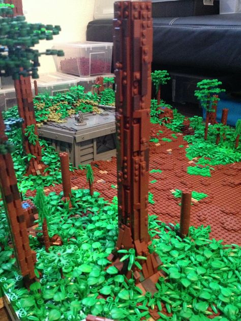 Bäume / Landschaft Bauen - posted in Lego Fragen: Hallo :-) Ich habe heute die neuen Bilder von Fenaor hier im Forum gesehen von seinem Stellwerk , und ich bin begeistert :-) Ich habe ja auch gerade angefangen eine City zu bauen , jetzt habe ich zb seine Bäume und Wiesen gesehen die ja jede menge ausmachen auf so einen Modell  Leider habe ich noch nie solche Bäume gebaut und frage mich daher welche Teile man zb brauch , die Blätter habe ich schon gefunden ,und da ist meine erste Frage...... Lego Forest, Lego Jungle, Lego Trees, Landscape Building, Lego Tree, Lego Winter, Lego Ww2, Lego Boxes, Lego Building Instructions