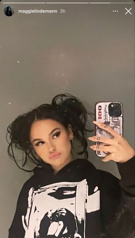 Space Buns Outfit, Space Buns Hair, Margaret Elizabeth, Space Buns, Swag Makeup, Maggie Lindemann, Fav Celebs, Photo Instagram, Bun Hairstyles