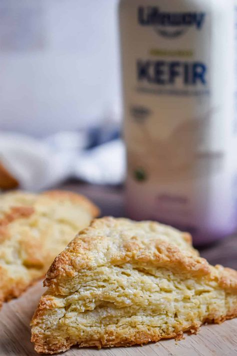 Kefir Recipes Baking, Baking With Kefir, Cooking With Kefir, Kefir Sourdough Bread, Recipes With Kefir, Kefir Recipes Ideas, Kefir Biscuits, Kefir Muffins, Kefir Dessert