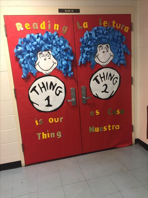 *Door Decoration* For this decoration that I did in my old library, I used bulletin board paper, poster size printouts for the face and belly (numbers,) letters and scisors to make the curls. Put it all together with packing tape and double sided tape! Enjoy #GraciasAlicia Dr Seuss Door Decorations, Dr. Seuss Door, Dr Seuss Door, Dr Seuss Classroom Theme, Dr Seuss Classroom Door, Dr Seuss Bulletin Board, Dr Seuss Decorations, Thing One And Thing Two, Teacher Door Decorations