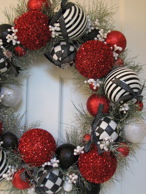 Have a very merry Black And White Christmas, Patti M Heirloom Christmas, Black White Christmas, Red Christmas Decor, Christmas Decorations Wreaths, Christmas Decor Inspiration, Christmas Tablescape, Christmas Ornament Wreath, Black Christmas Trees, White Ornaments