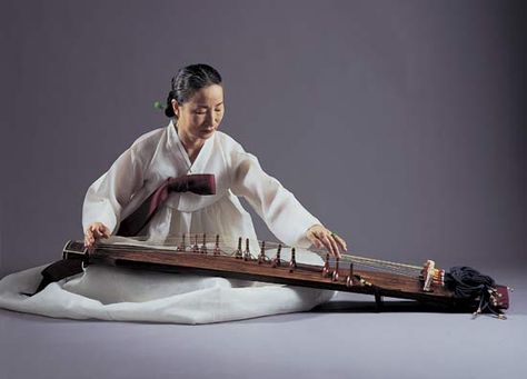 Korean Gayageum Performance Korean Instruments, Giant Bamboo, Bamboo Flute, Mask Dance, Paris Roubaix, Traditional Music, Traditional Korean, Korean Traditional, Music Aesthetic