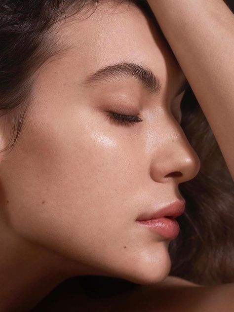 The Make-Up Mirror Everyone's Talking About | SheerLuxe Aloe Vera Toner, Beauty App, Skin Therapy, Mascara Facial, Eyes Closed, Facial Toner, Glass Skin, Perfect Skin, Beautiful Skin