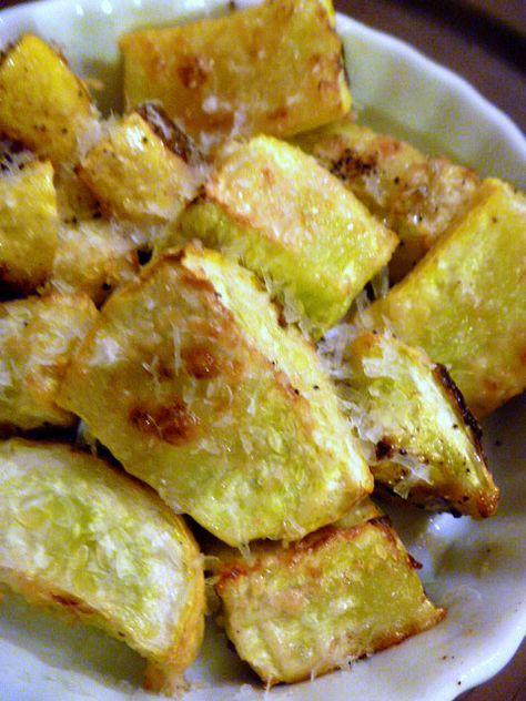 Slice of Southern: Roasted Parmesan Summer Squash Summer Squash Recipes, Yellow Squash Recipes, Quick Side Dishes, Food Homemade, Awesome Food, Veggie Side Dishes, Squash Recipes, Summer Squash, Side Recipes