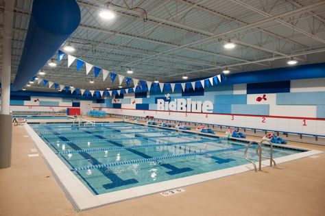 Bloxburg School, School Pool, Episode Interactive, Swimming Pool Architecture, Swimming Pool Landscaping, Colonial House Plans, Swim School, Gym Interior, Pool Swimming