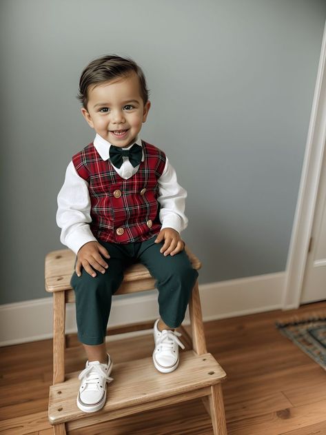 Vintage Family Christmas Photos, Toddler Boys Christmas Outfits, Boys Christmas Outfits For Pictures, Little Boy Christmas Outfits, Boys Kids Outfit, Boys Holiday Outfits, Boy Kids Outfits, Christmas Boy Outfit, Preppy Toddler Boy Outfits