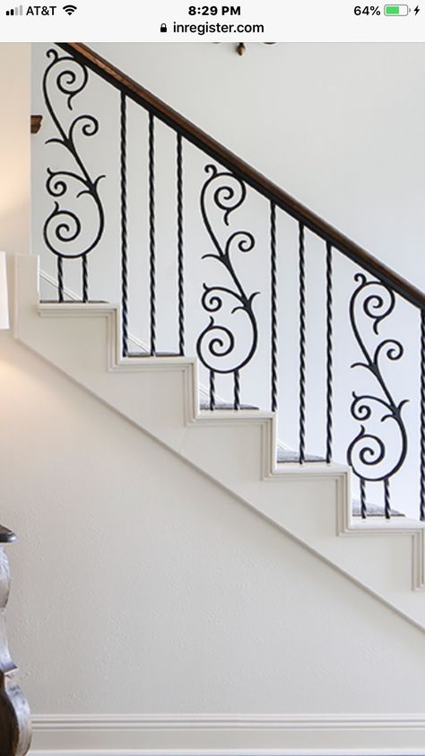 Staircase Railing Design Iron, Staircase With Iron Railing, Stairs Relling Design Iron, Stairway Color Ideas, Metal Railings Indoor, Stair Railing Iron, Stair Garland Christmas, Stairs Grill Design, Stair Wall Decorating Ideas