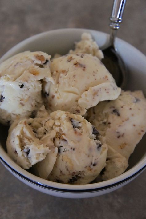 Almond Joy Ice Cream, Christmas Ice Cream, Cuisinart Ice Cream, Lavender Ice Cream, Ice Cream Freezer, Ice Cream Maker Recipes, Delicious Ice Cream, Protein Ice Cream, Ice Cream Ingredients