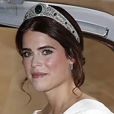 This Royal Wedding Dress Is The Most Gorgeous Of All Celebrity Wedding Hair, Eugenie Wedding, Wedding Hairstyles And Makeup, Meghan Markle Wedding, Bridal Jewels, Royal Tiaras, Elisabeth Ii, Royal Brides, Sarah Ferguson