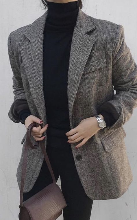 pro, clean, turtle neck and suit jacket Womens Suit With Turtleneck, Suit And Turtle Neck Women, Turtle Neck Formal Outfit Woman, Suit With Turtle Neck Women, Turtleneck Suit Women, Turtle Neck Suit Women, Formal Female Suits, Turtle Neck Formal Outfit, Turtle Neck Korean Outfit