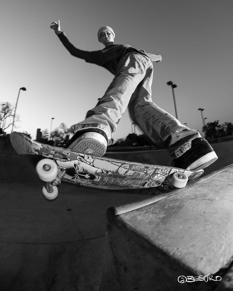 16mm Photography, Foreshortened Poses, Bmx Photography, Skate Fish, Fisheye Photography, Skate Photography, Skateboard Photos, Skate Photos, Skater Aesthetic