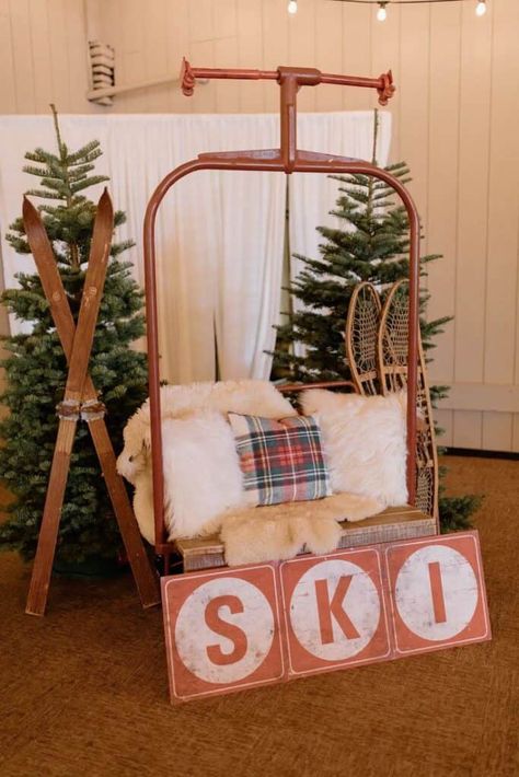 16 Ski Themed Christmas Party Ideas - Lady Celebrations Alpine Themed Party, Apres Ski First Birthday, Swiss Themed Party, Ski Lodge Birthday Party, Apres Ski Theme Party Decor, Ski Themed Baby Shower Ideas, Ski Lodge Party Decor, Winter Theme Birthday Party Ideas, Après Ski Party