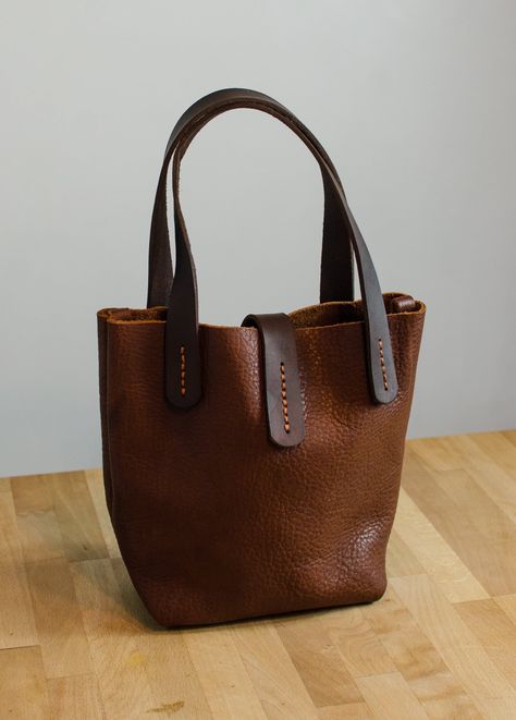 Premium Leather Handbags, Leather Bags Handmade Women, Leather Purses And Bags, Handmade Leather Bag Pattern, Leather Handbag Patterns, Handmade Leather Tote Bag, Leather Tote Handbags, Handmade Leather Tote, Italian Leather Handbags