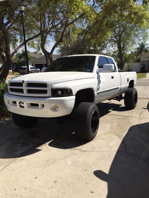 2002 Dodge Ram 2500 4×4 1998 Dodge Ram 2500 Cummins, 2002 Dodge Dakota, Tall Trucks, 2nd Gen Cummins, Truck Builds, Cummins Diesel Trucks, Winter Truck, Diesel Brothers, Dodge Diesel Trucks